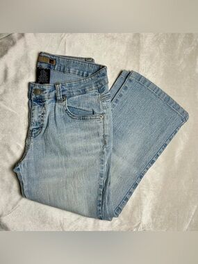 Vintage y2k Forever 21 - Light Wash Flare Capris